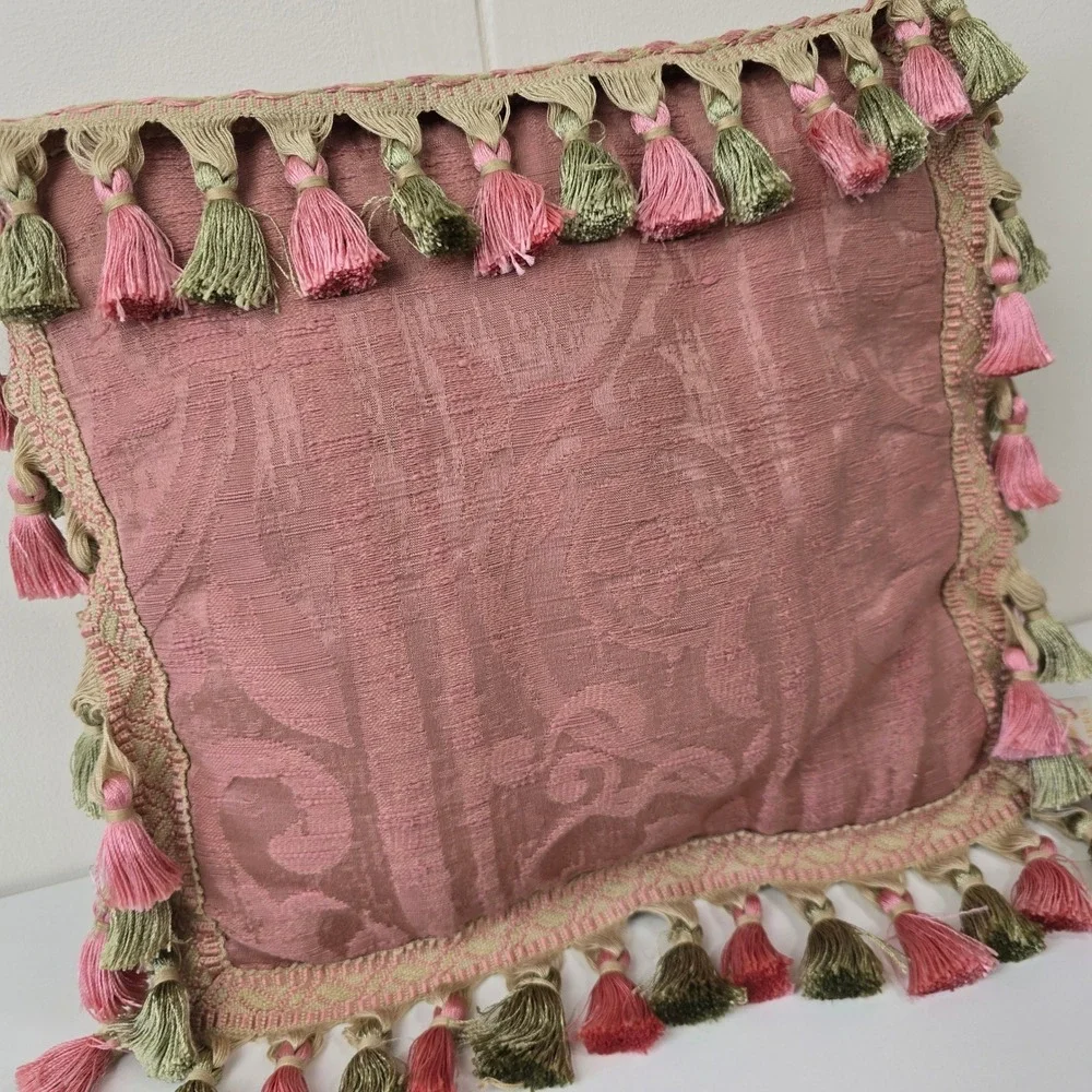 Villiers Regency Pink Damask Silk Tassel Fringe Decorative Accent Pillow 12x12‎